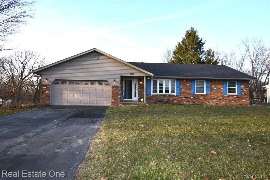 9017 Andrew Drive, Brighton, MI 48114 — front exterior