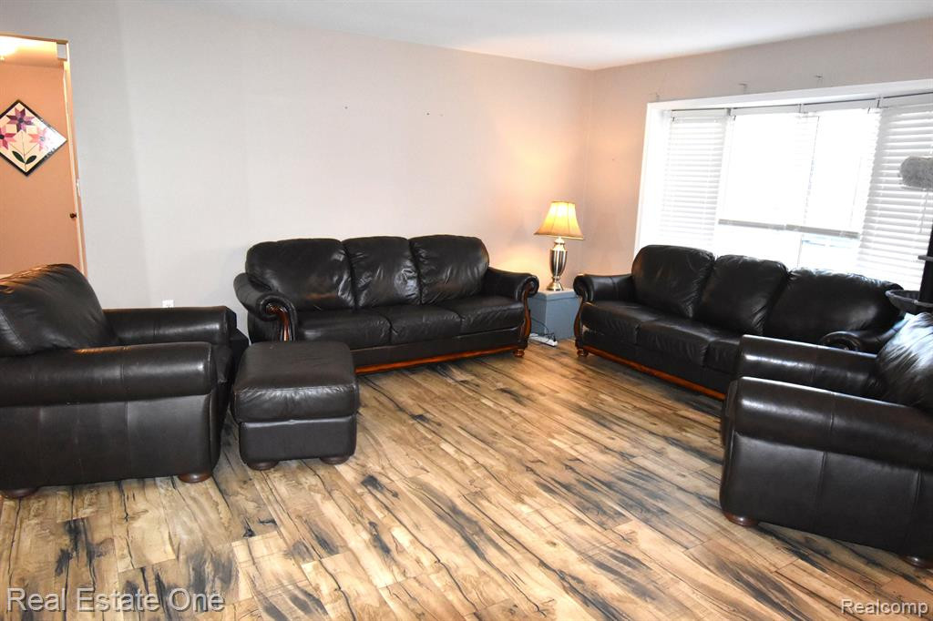 9017 Andrew Drive, Brighton, MI 48114 — Photo 6