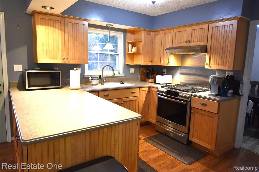 9017 Andrew Drive, Brighton, MI 48114 — Photo 12
