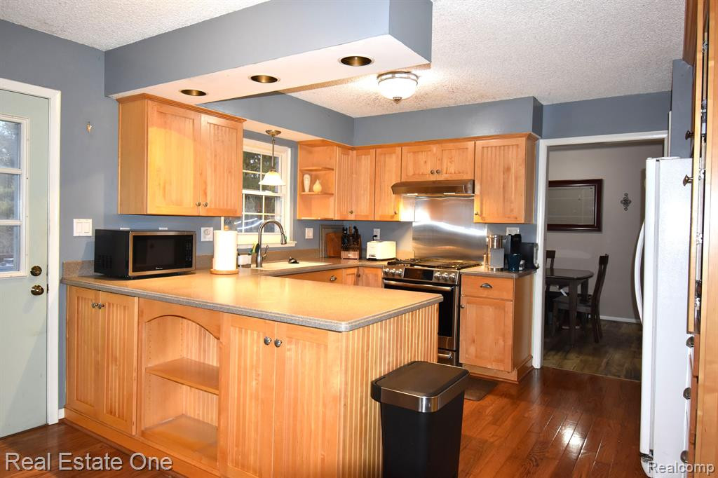 9017 Andrew Drive, Brighton, MI 48114 — Photo 13