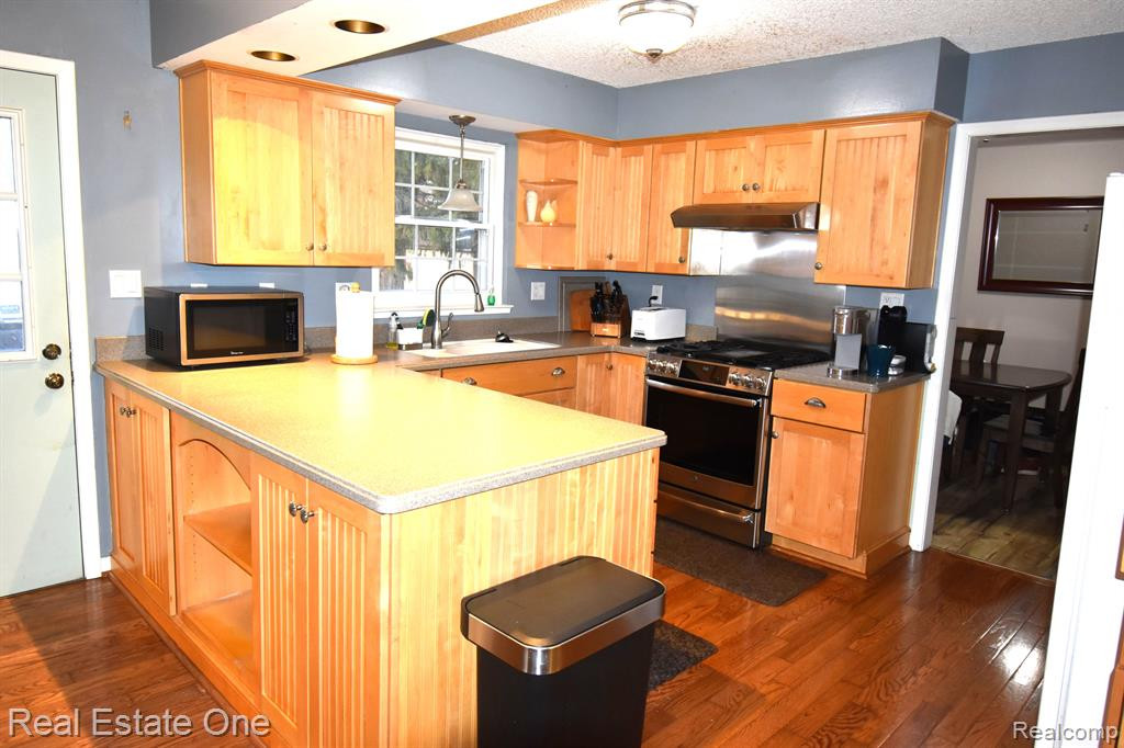 9017 Andrew Drive, Brighton, MI 48114 — Photo 18