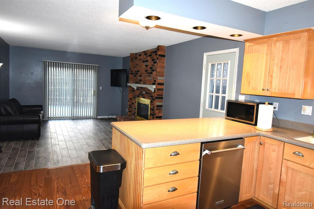 9017 Andrew Drive, Brighton, MI 48114 — Photo 22