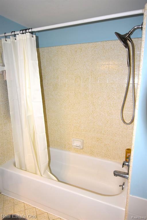 9017 Andrew Drive, Brighton, MI 48114 — Photo 40