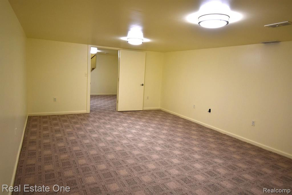9017 Andrew Drive, Brighton, MI 48114 — Photo 46