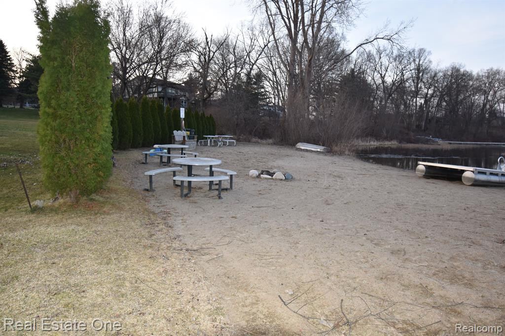 9017 Andrew Drive, Brighton, MI 48114 — Photo 48