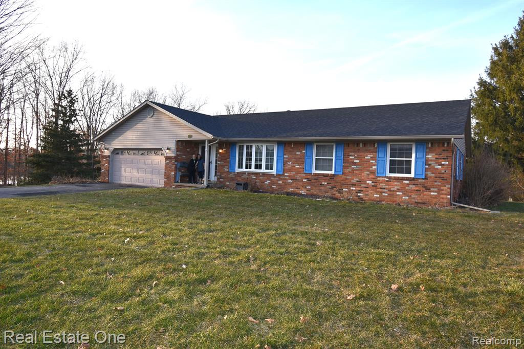 9017 Andrew Drive, Brighton, MI 48114 — Photo 59