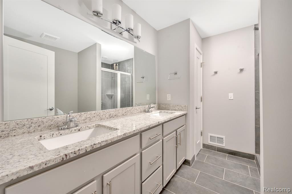 41604 ORIANNA Lane, 13, Novi, MI — Photo 25
