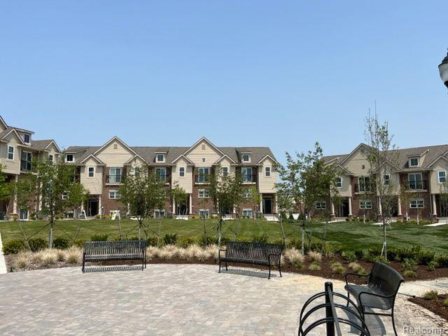 41604 ORIANNA Lane, 13, Novi, MI — Photo 37