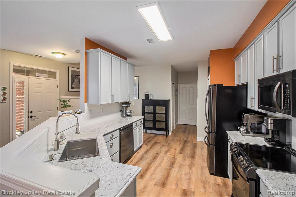 4456 ASTER Boulevard, 189, Howell, MI 48843 — Photo 2