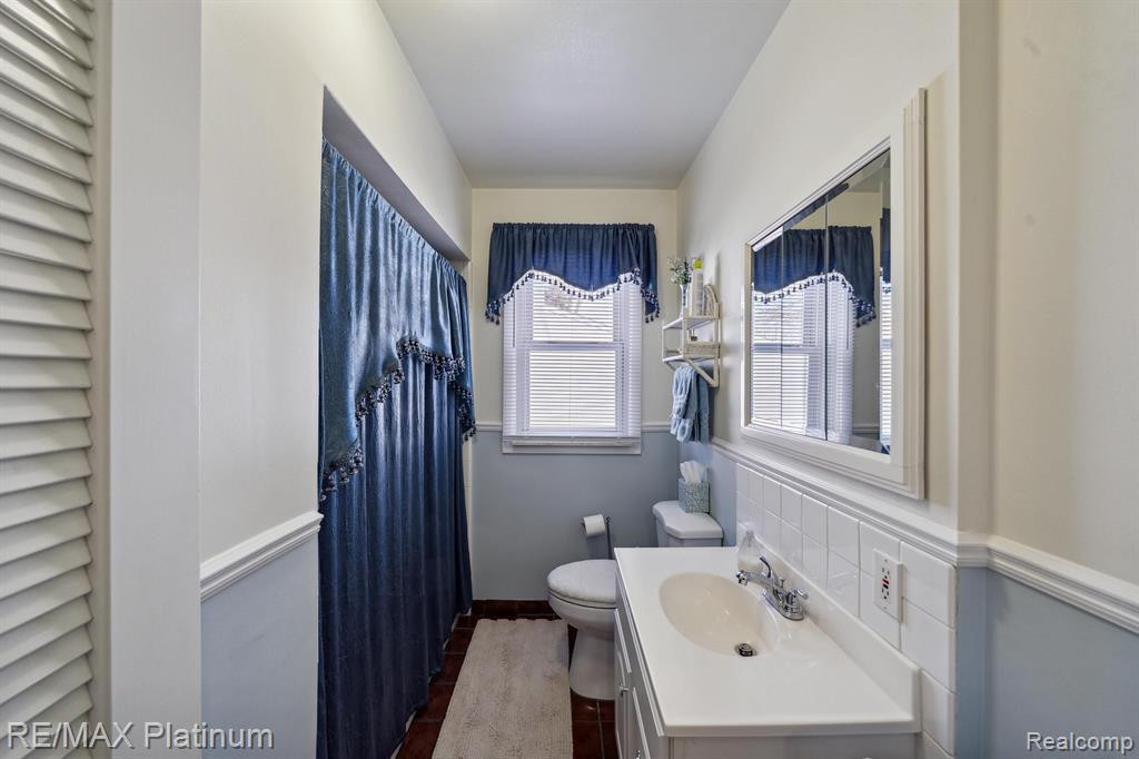 9062 BUTWELL Street, Livonia, MI 48150 — Photo 9