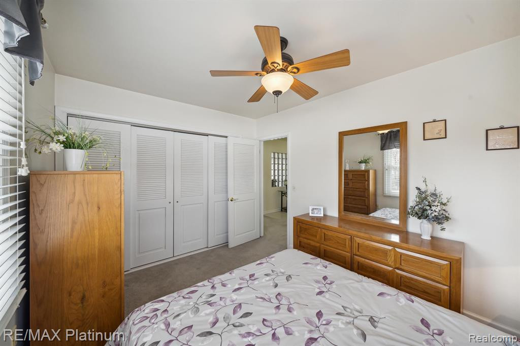 9062 BUTWELL Street, Livonia, MI 48150 — Photo 12