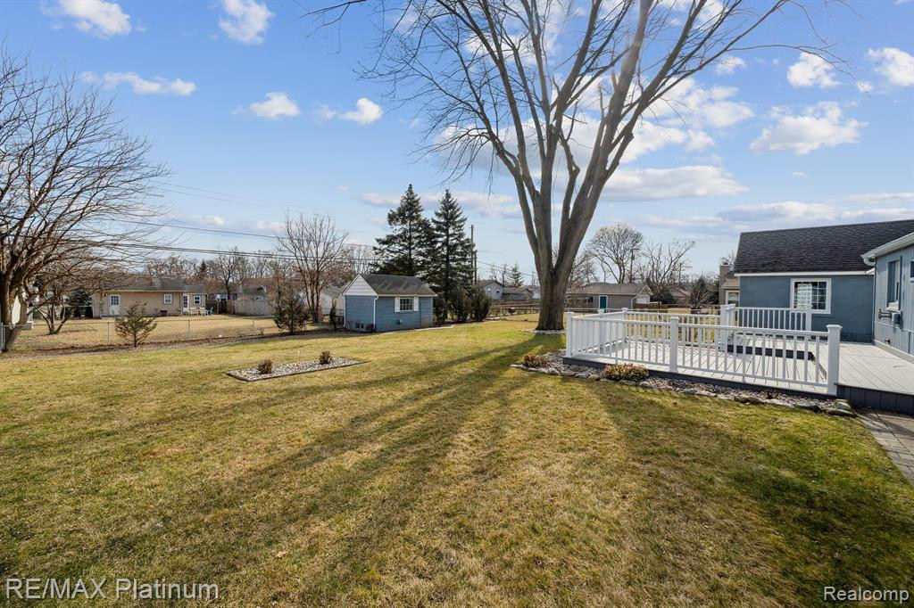 9062 BUTWELL Street, Livonia, MI 48150 — Photo 14