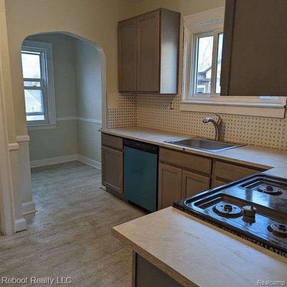 5936 KENSINGTON Avenue, Detroit, MI 48224 — Photo 9