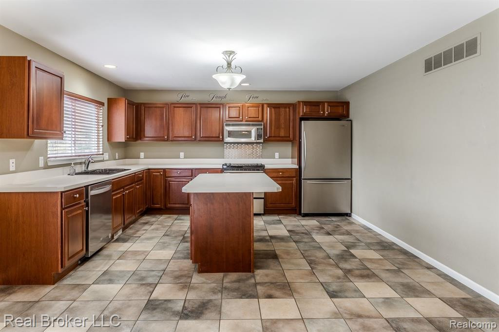 5360 WILD DAISY, Clarkston, MI — Photo 16
