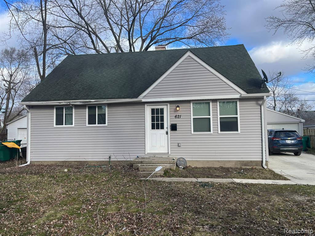 621 WOODLAWN Avenue, Ypsilanti, MI 48198 — front exterior