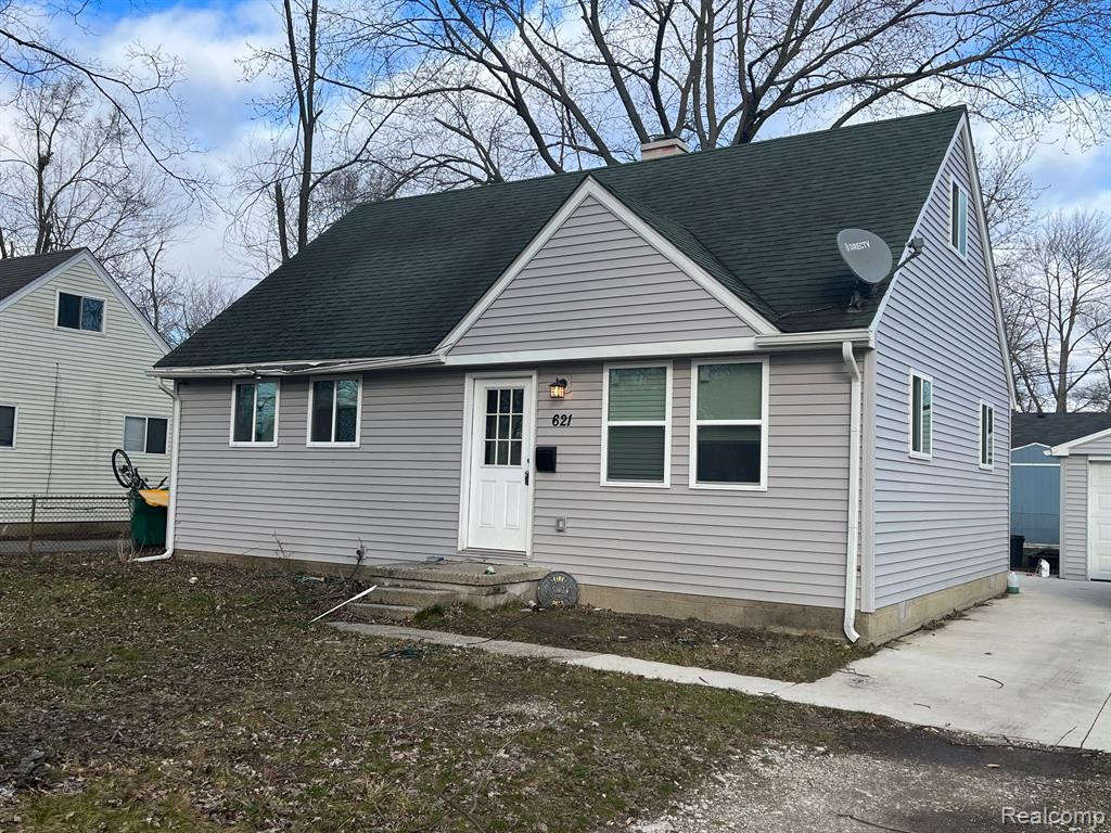 621 WOODLAWN Avenue, Ypsilanti, MI 48198 — Photo 2