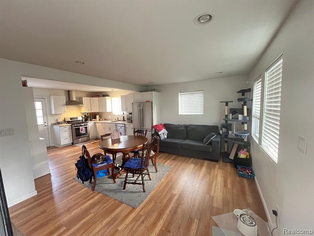 621 WOODLAWN Avenue, Ypsilanti, MI 48198 — Photo 3