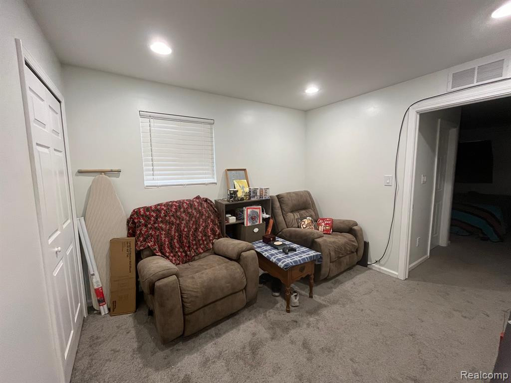 621 WOODLAWN Avenue, Ypsilanti, MI 48198 — Photo 13
