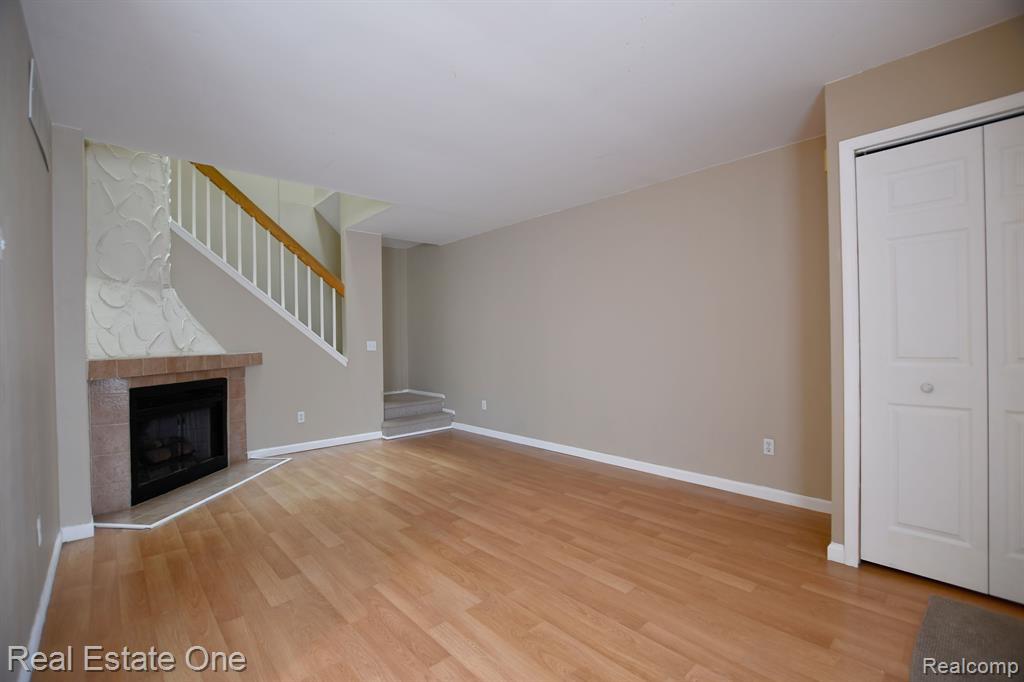 22122 EDGEWATER, Novi, MI — Photo 7