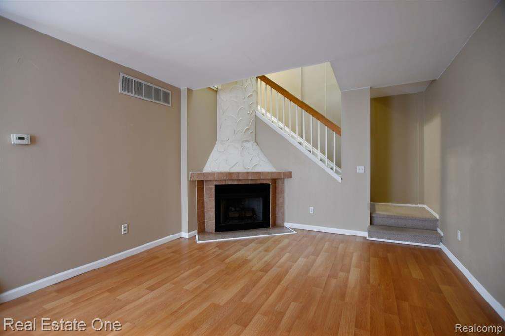 22122 EDGEWATER, Novi, MI — Photo 8
