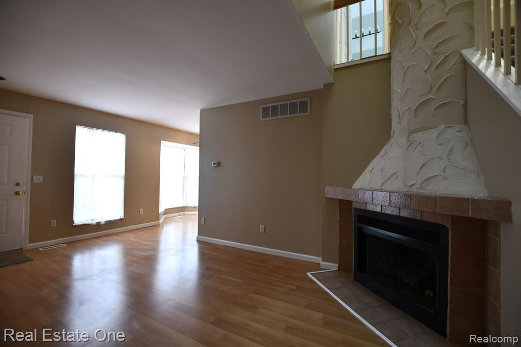 22122 EDGEWATER, Novi, MI — Photo 9