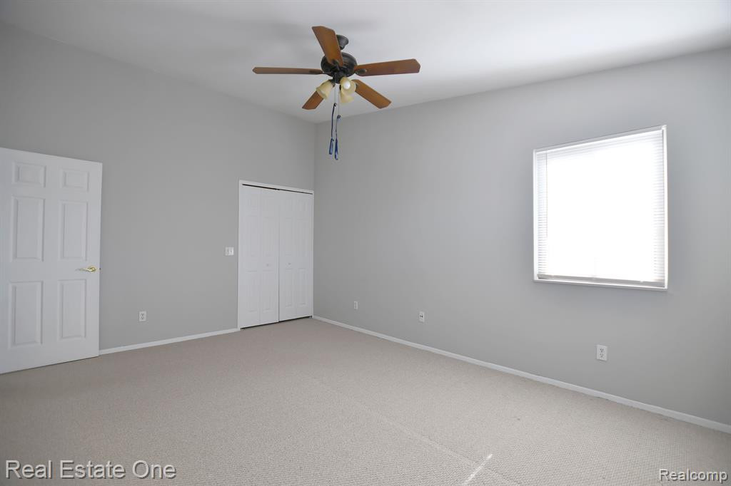 22122 EDGEWATER, Novi, MI — Photo 12