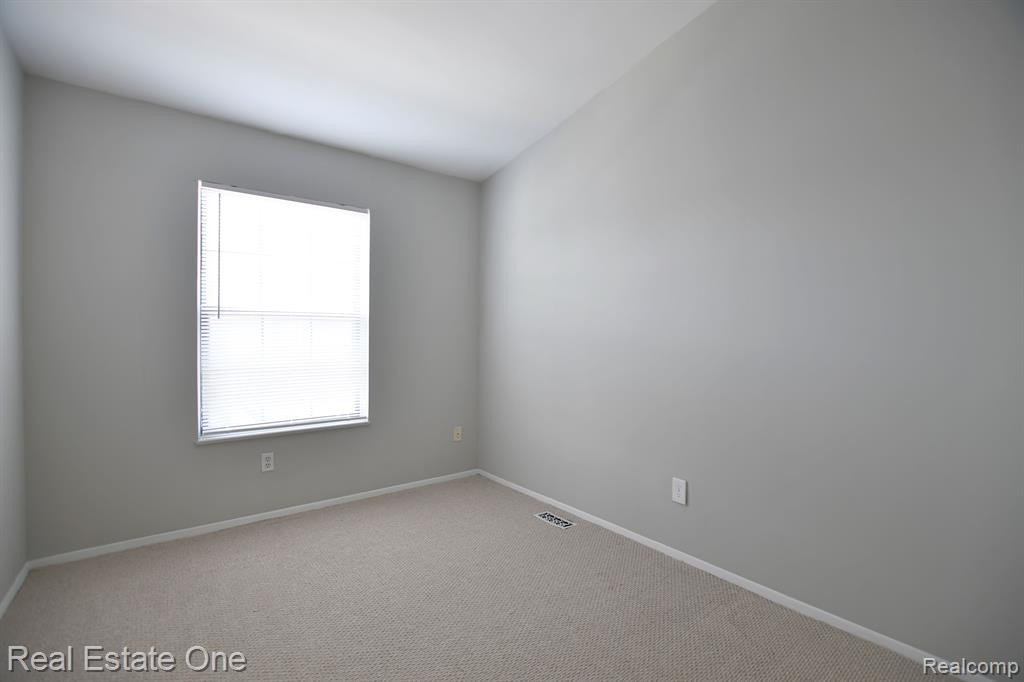 22122 EDGEWATER, Novi, MI — Photo 13