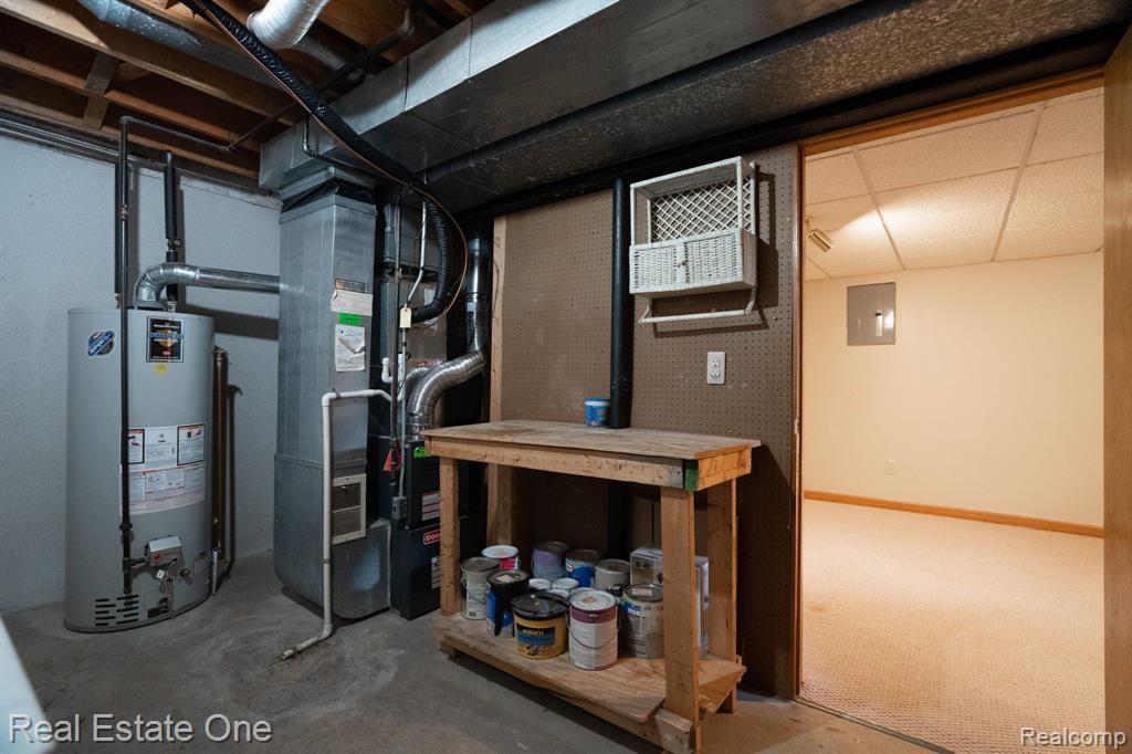 22122 EDGEWATER, Novi, MI — Photo 23