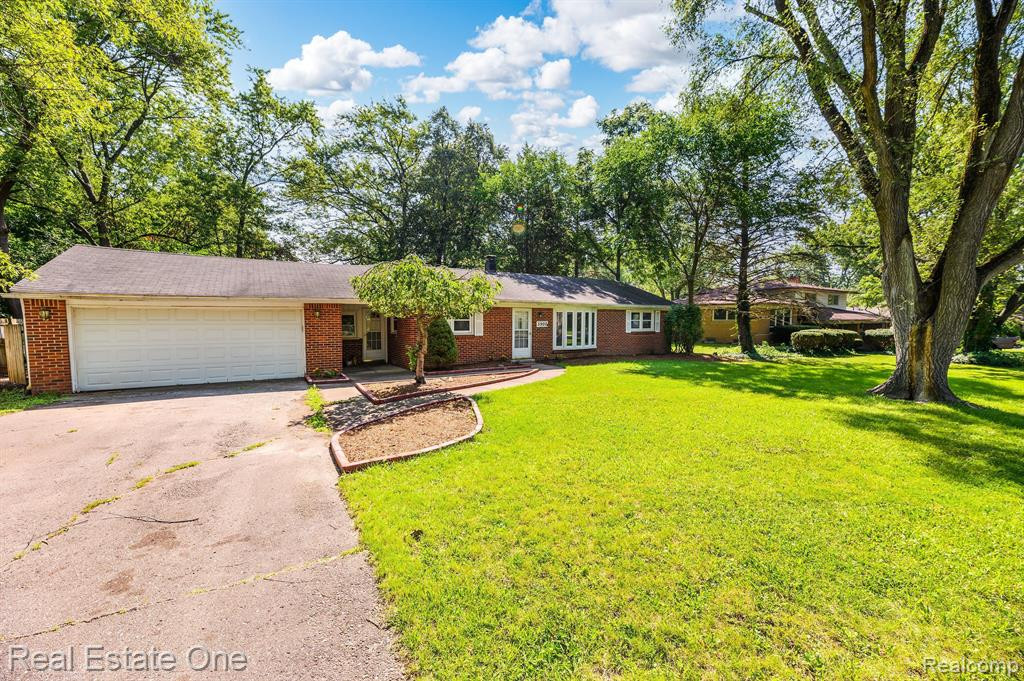 5900 Wright Drive, Troy, MI 48098 — Photo 3