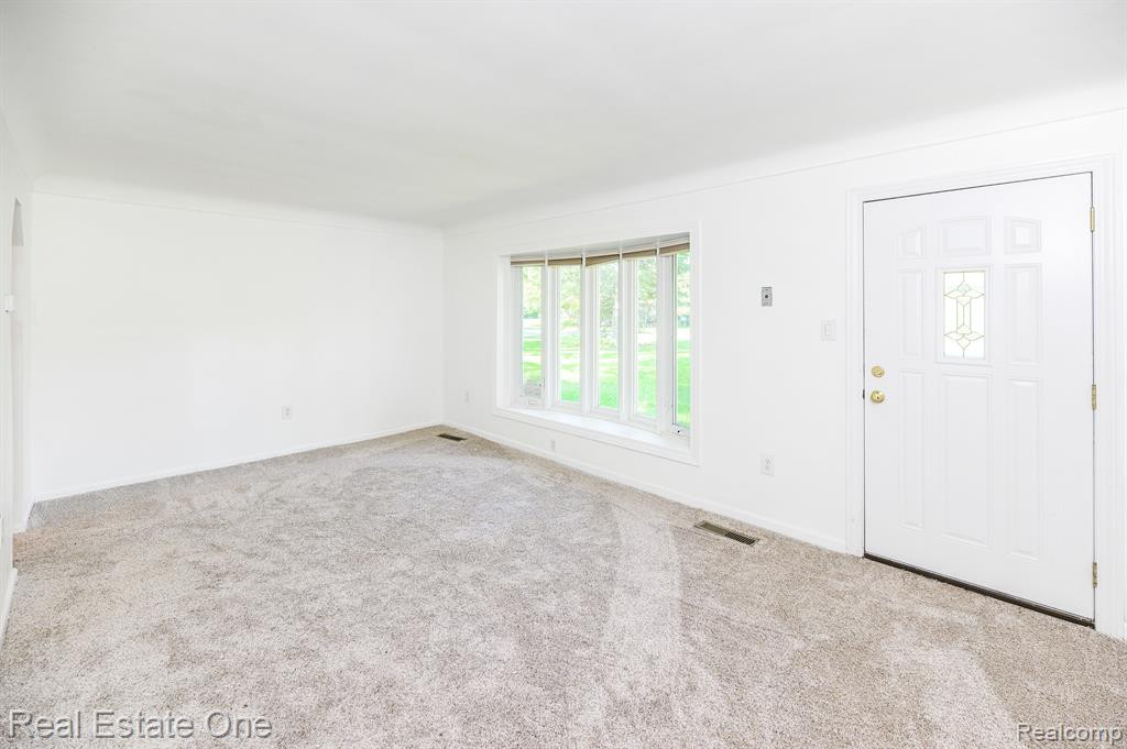 5900 Wright Drive, Troy, MI 48098 — Photo 7