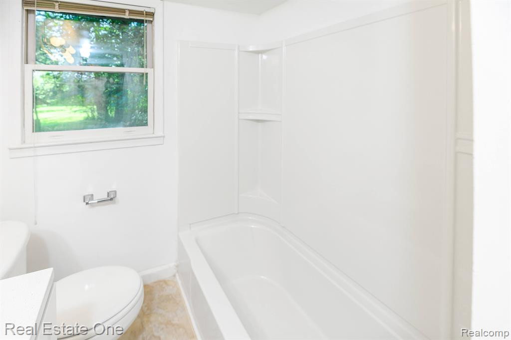 5900 Wright Drive, Troy, MI 48098 — Photo 10