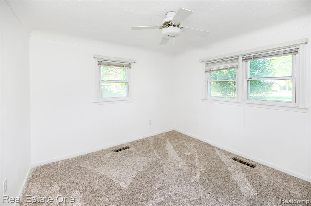 5900 Wright Drive, Troy, MI 48098 — Photo 15