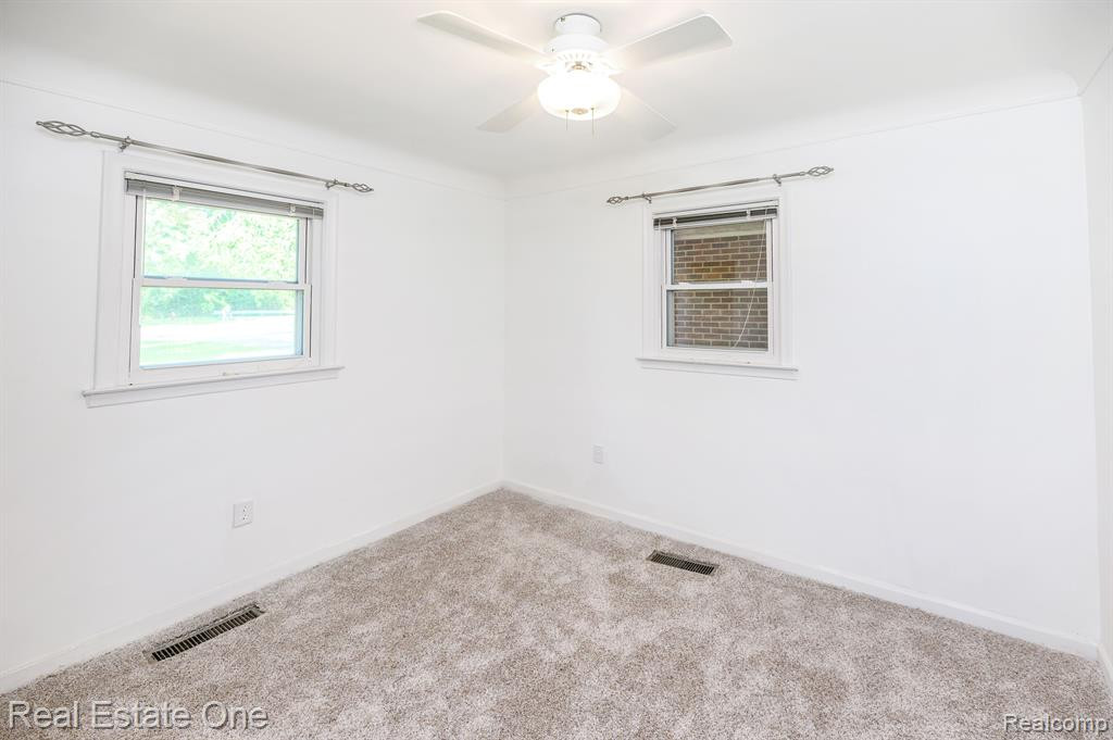 5900 Wright Drive, Troy, MI 48098 — Photo 18