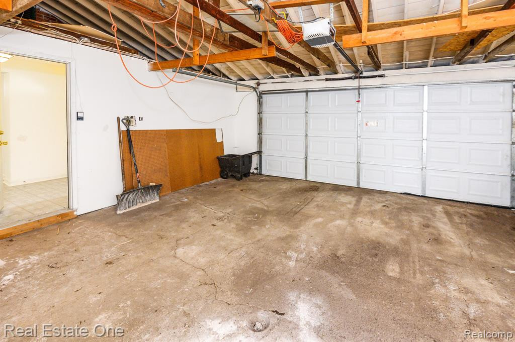 5900 Wright Drive, Troy, MI 48098 — Photo 34