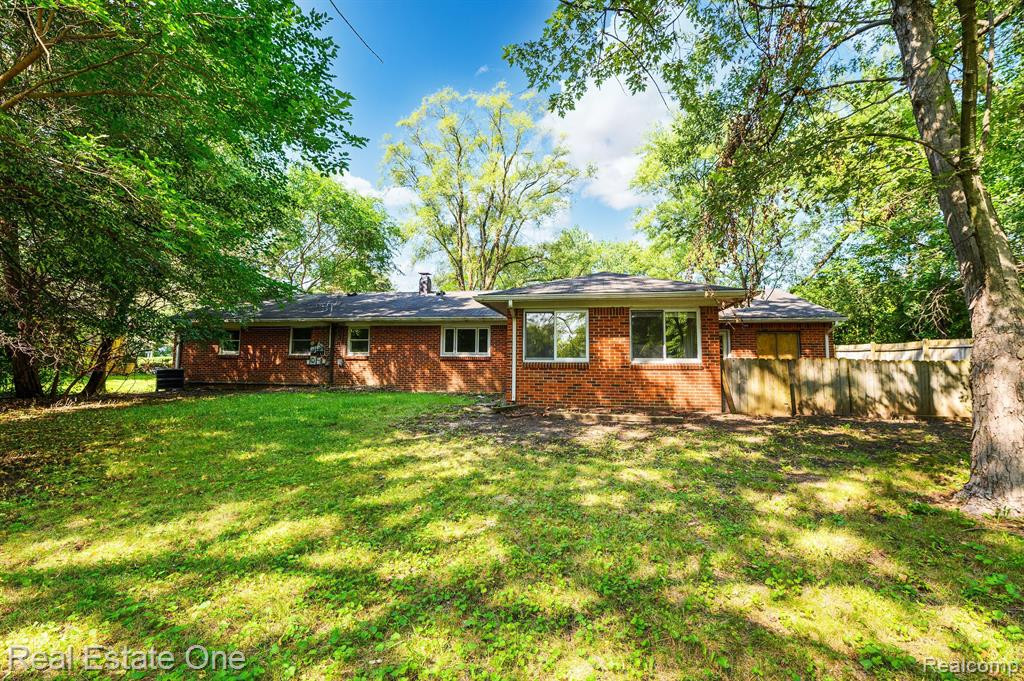 5900 Wright Drive, Troy, MI 48098 — Photo 37