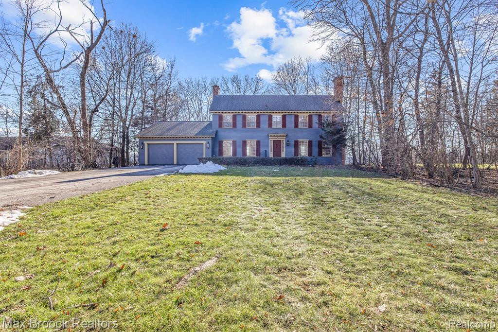 2 WALNUT Lane, Orchard Lake Village, MI 48324 — Photo 3