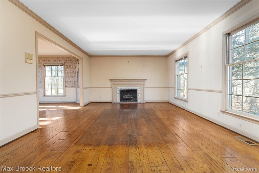2 WALNUT Lane, Orchard Lake Village, MI 48324 — Photo 9