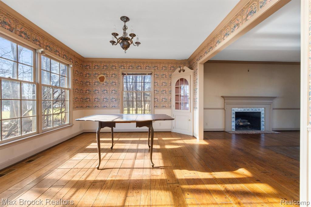 2 WALNUT Lane, Orchard Lake Village, MI 48324 — Photo 10