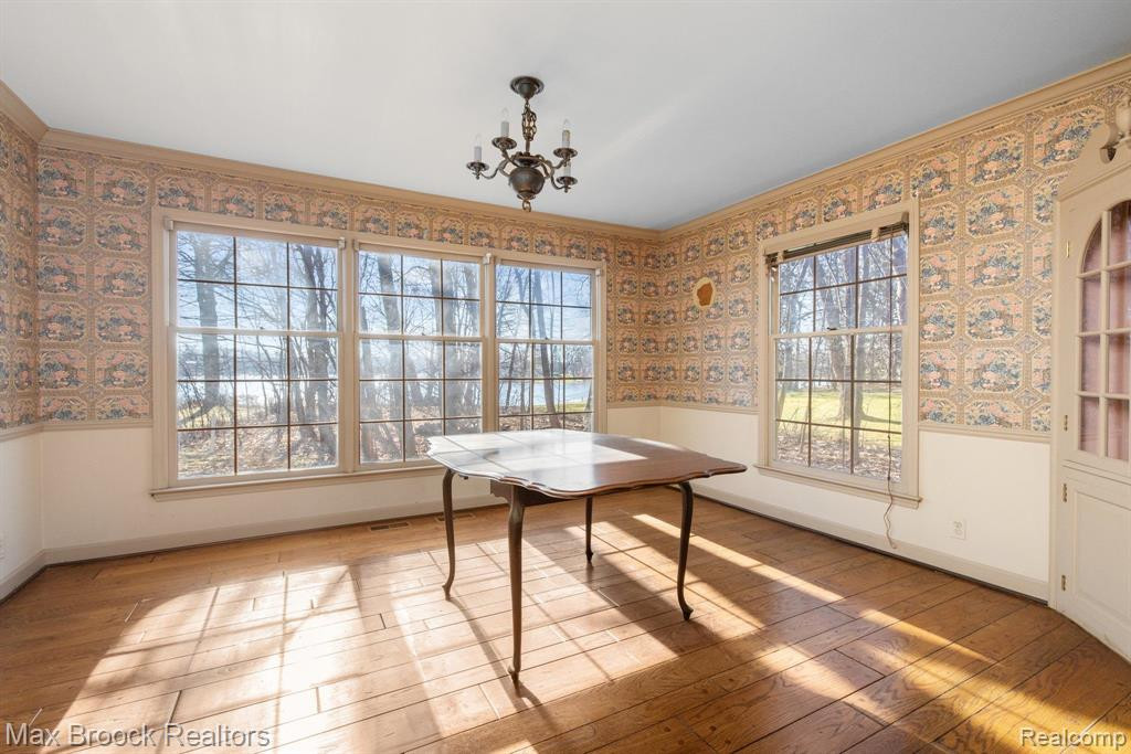 2 WALNUT Lane, Orchard Lake Village, MI 48324 — Photo 11