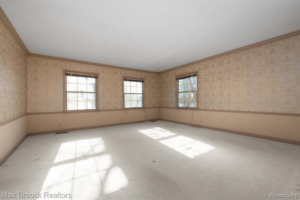 2 WALNUT Lane, Orchard Lake Village, MI 48324 — Photo 16
