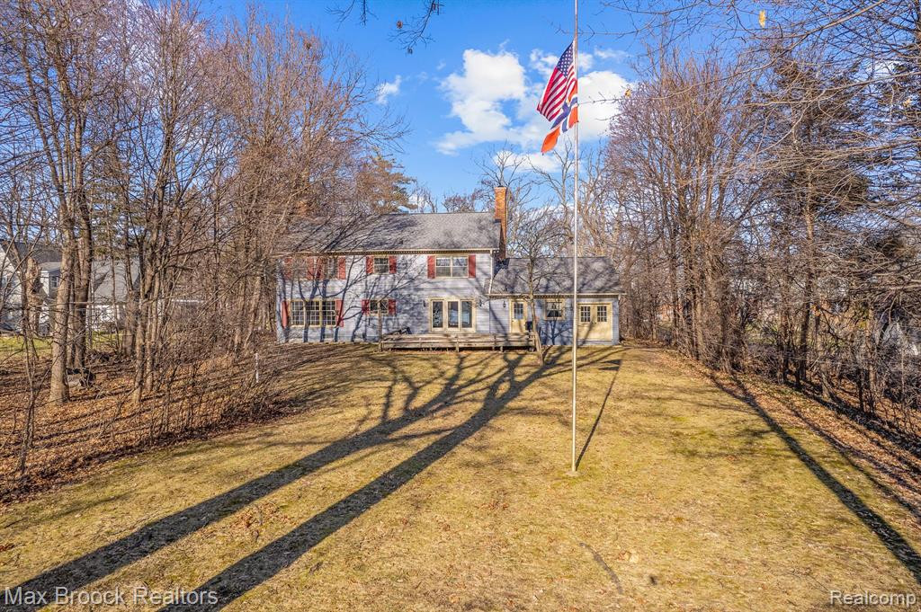 2 WALNUT Lane, Orchard Lake Village, MI 48324 — Photo 25