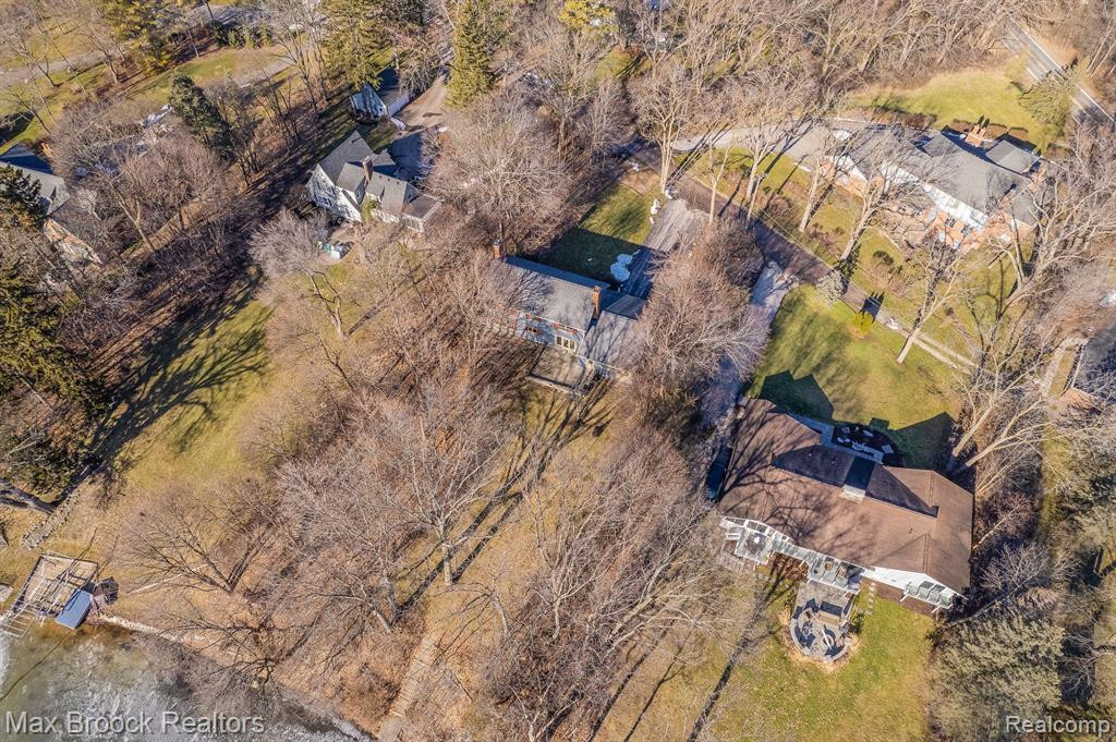 2 WALNUT Lane, Orchard Lake Village, MI 48324 — Photo 26