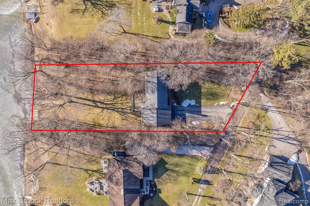 2 WALNUT Lane, Orchard Lake Village, MI 48324 — Photo 27