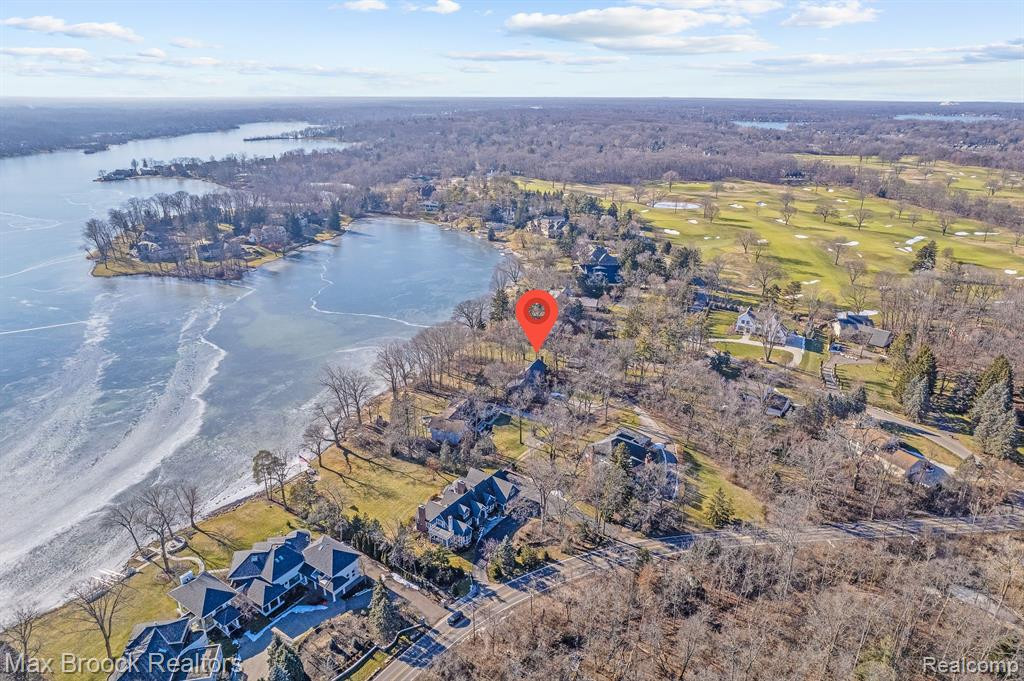 2 WALNUT Lane, Orchard Lake Village, MI 48324 — Photo 28