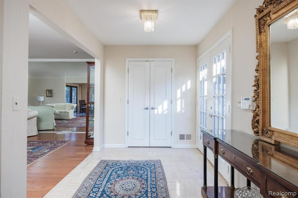 1888 Pine Ridge Lane, Bloomfield Hills, MI 48302 — Photo 9