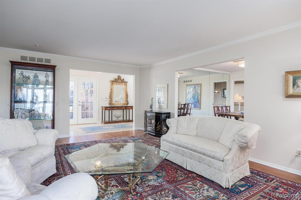 1888 Pine Ridge Lane, Bloomfield Hills, MI 48302 — Photo 11