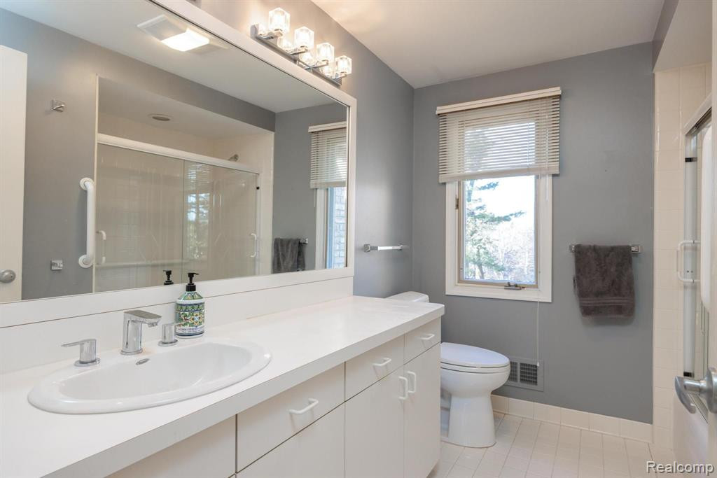 1888 Pine Ridge Lane, Bloomfield Hills, MI 48302 — Photo 31