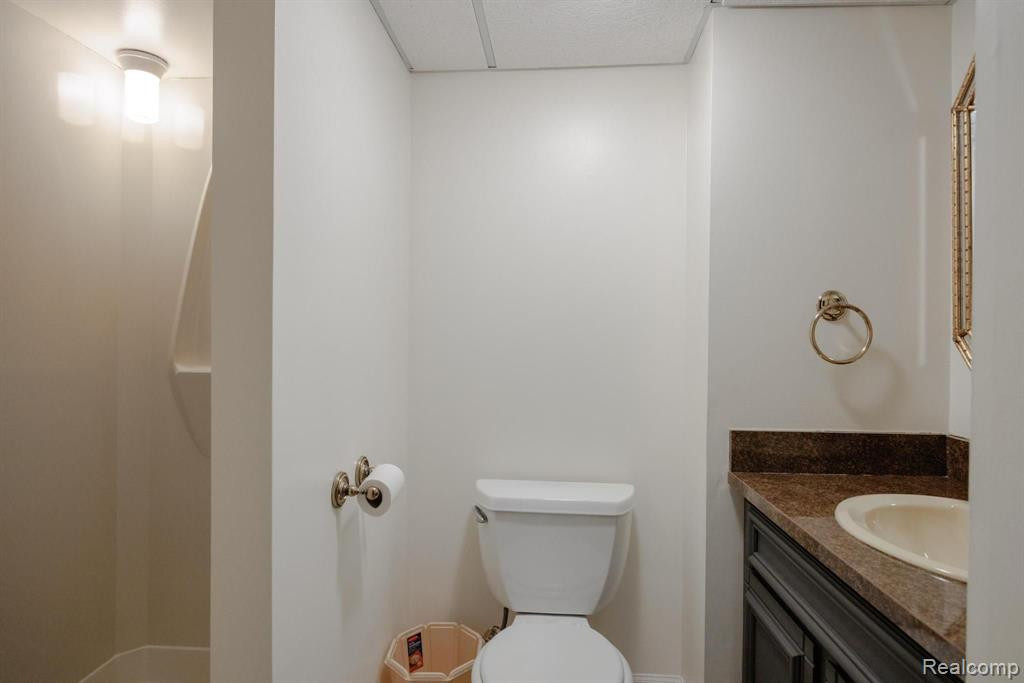 1888 Pine Ridge Lane, Bloomfield Hills, MI 48302 — Photo 38
