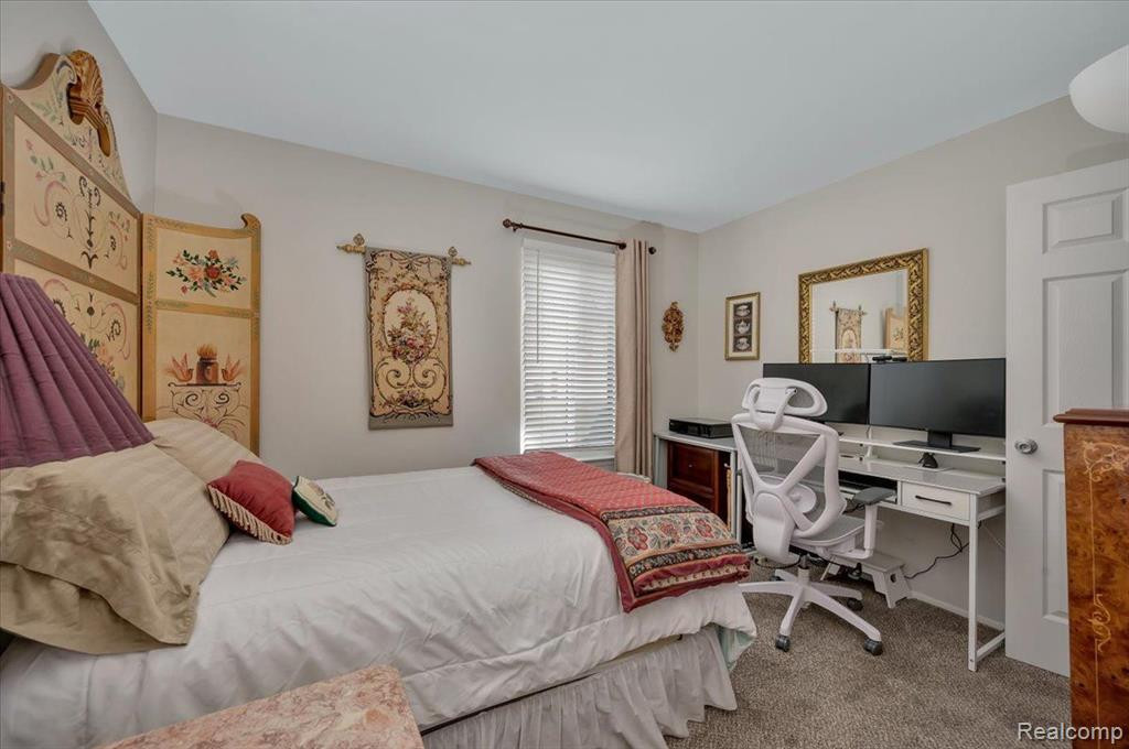 2884 ROUNDTREE Drive, Troy, MI 48083 — Photo 21
