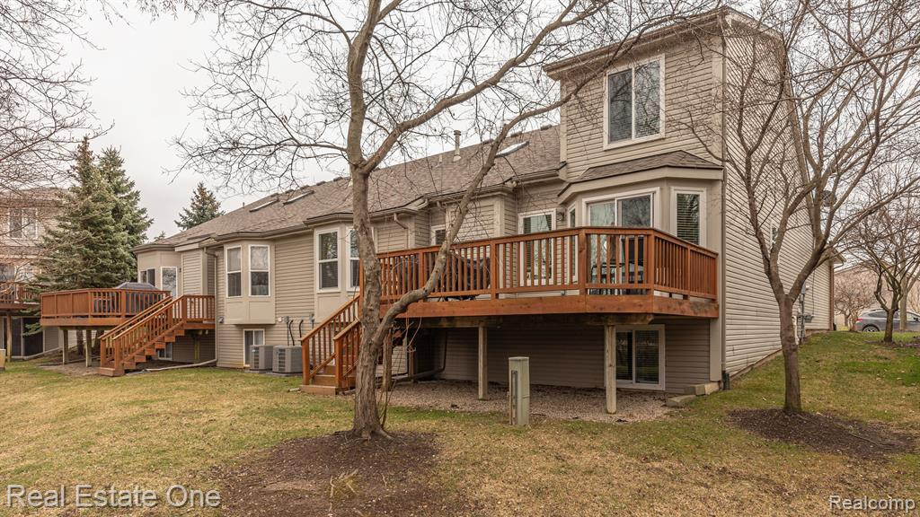 793 WOODHAVEN Drive, Commerce Twp, MI 48390 — Photo 5